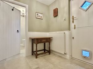 Entrance Hallway- click for photo gallery